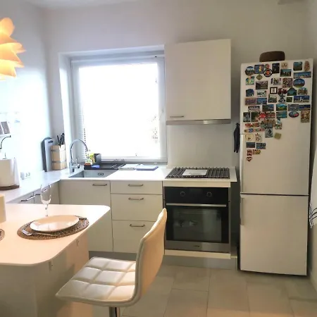 Cosy Apt. In Near Airport- Metro-beach. Διαμέρισμα *