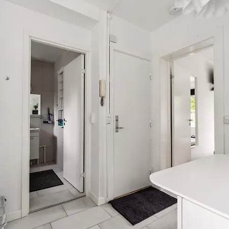 Daire Cosy Apt. In Near Airport- Metro-beach. *