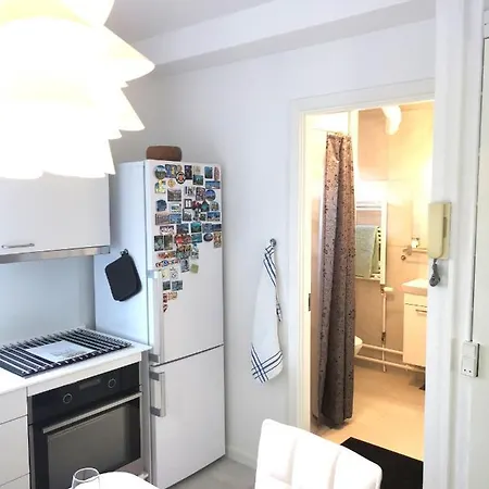 Cosy Apt. In Near Airport- Metro-beach.