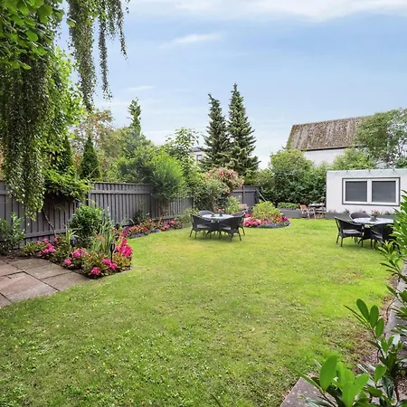 Cosy Apt. In Near Airport- Metro-beach.